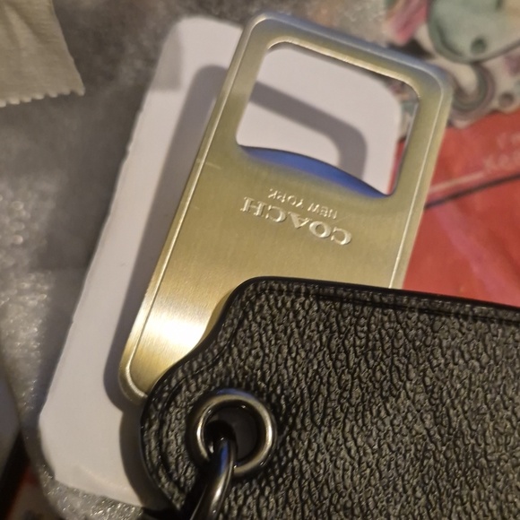 NWT 🫶 COACH 🫶 @swagshak Only - Picture 3 of 4